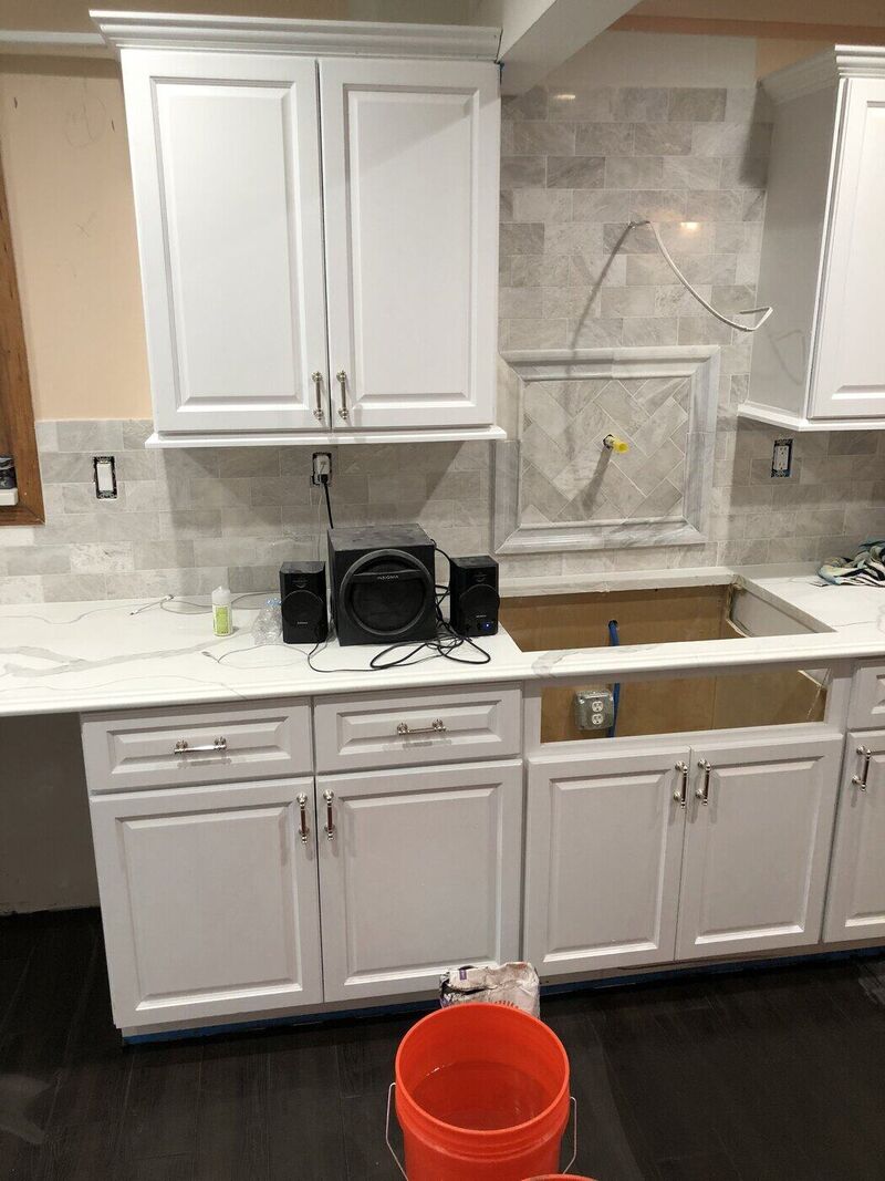 Kitchen / backsplash, White Kitchen, Marble Backsplash