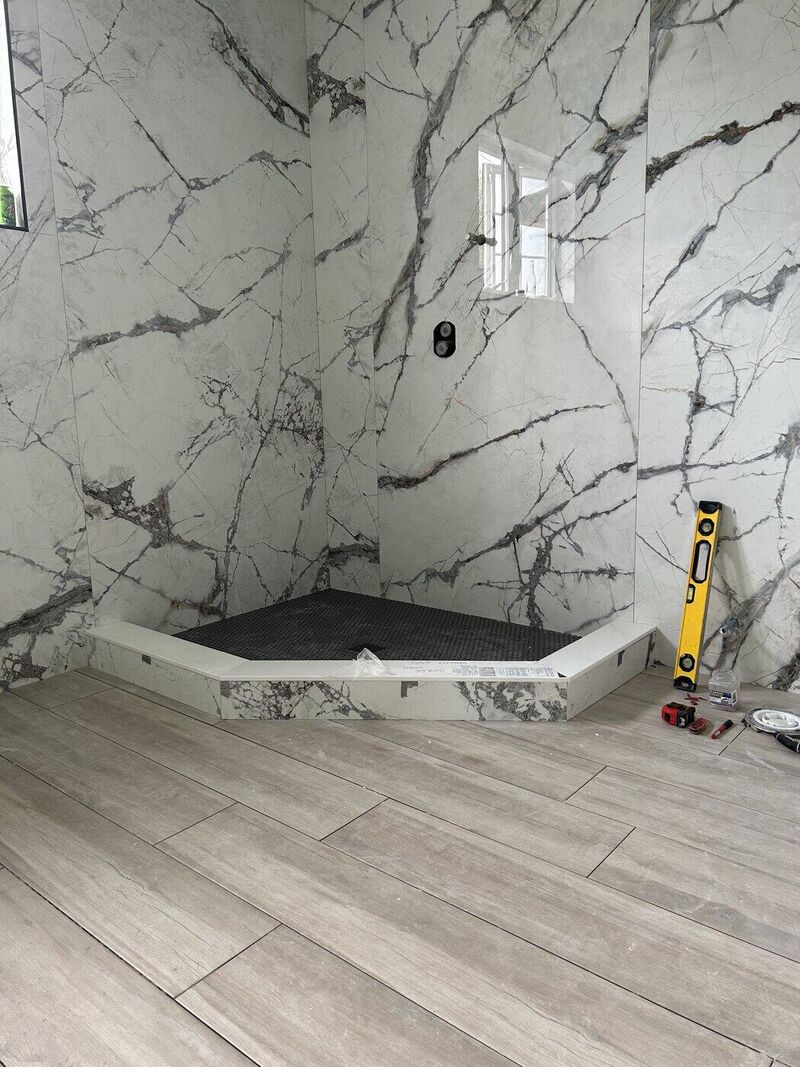Primary bath, Bold-Vein Calacatta