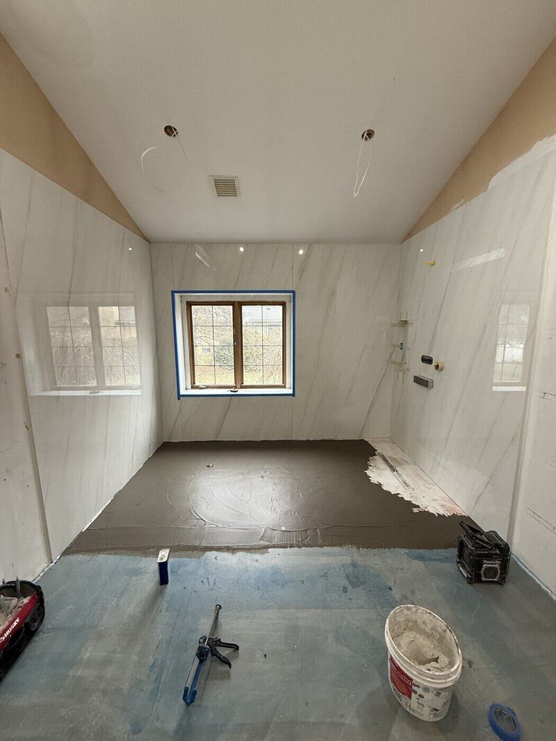 Primary bath, High-End Slab Bath