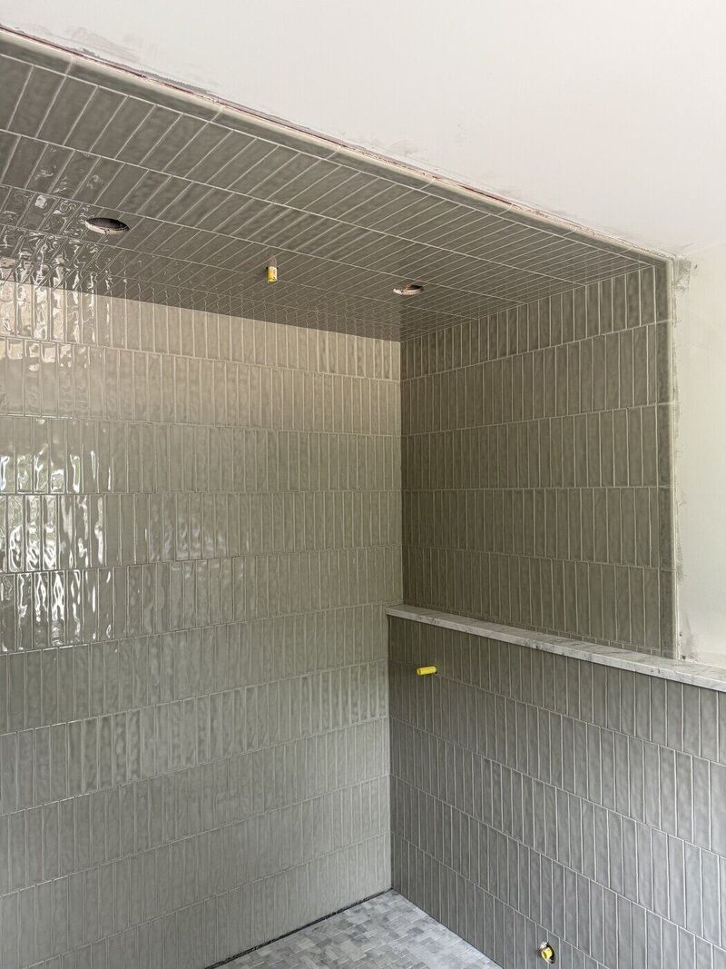 Primary bath, Charcoal Gloss and Green Glass