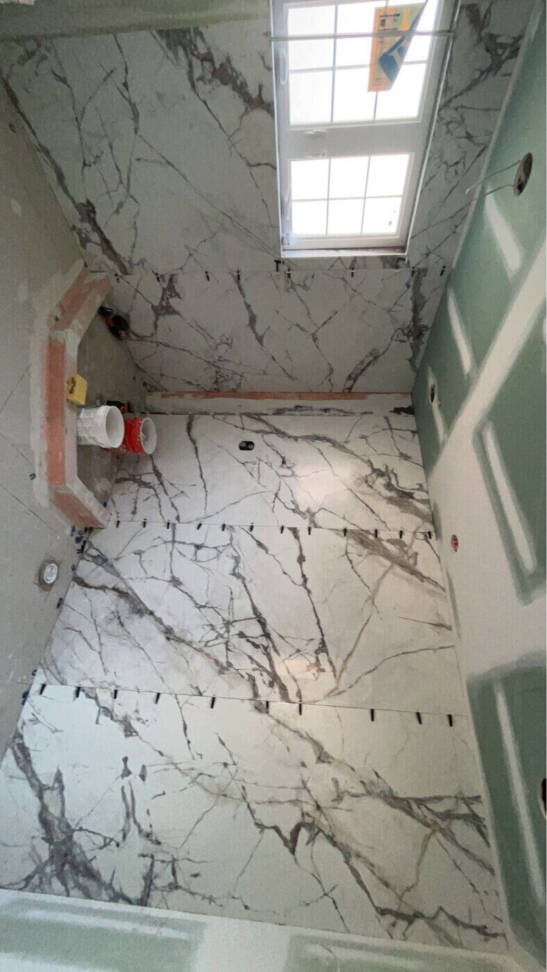 Primary bath, Bold-Vein Calacatta